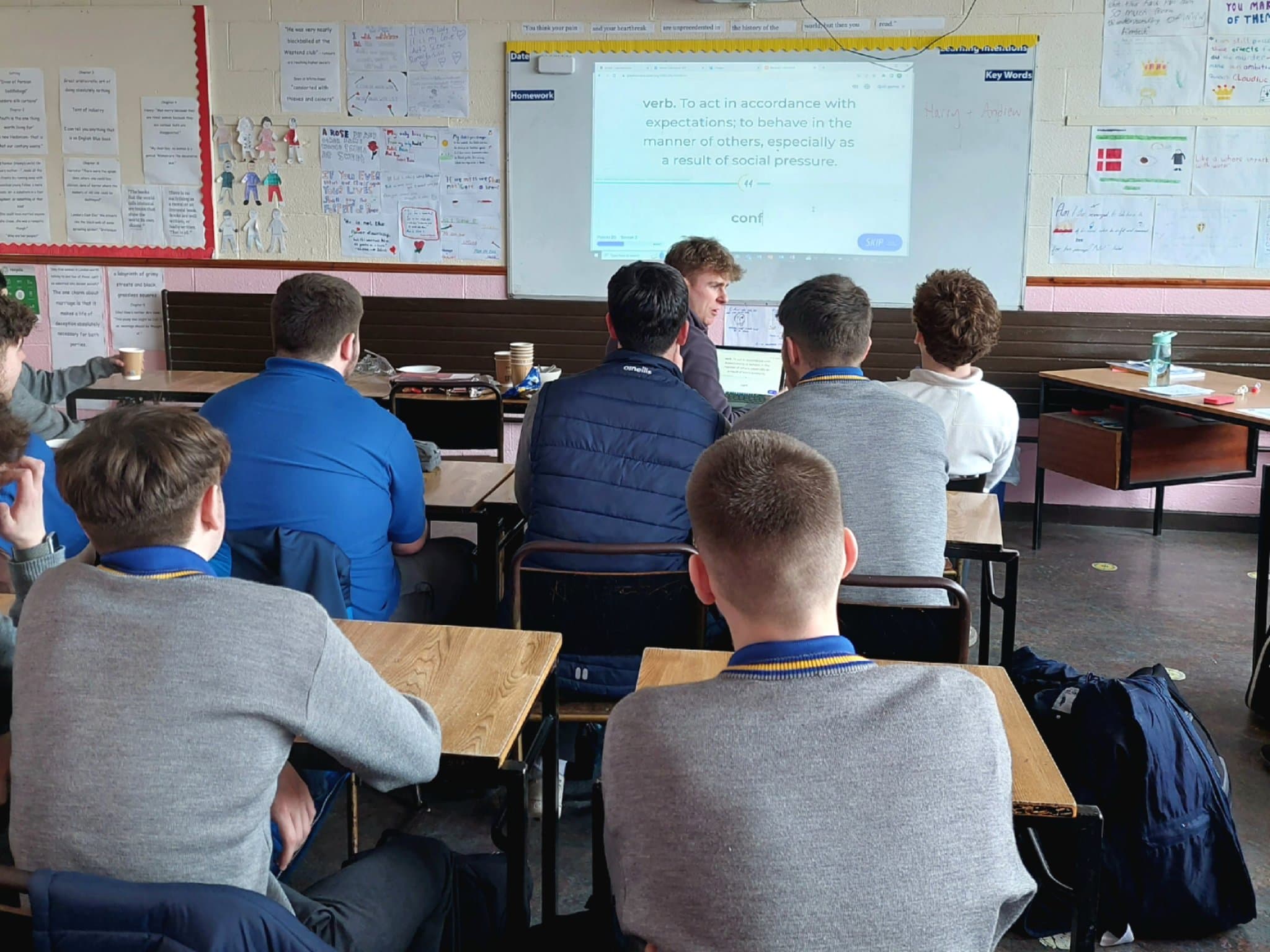 class full of students with Knoword up on the projector screen